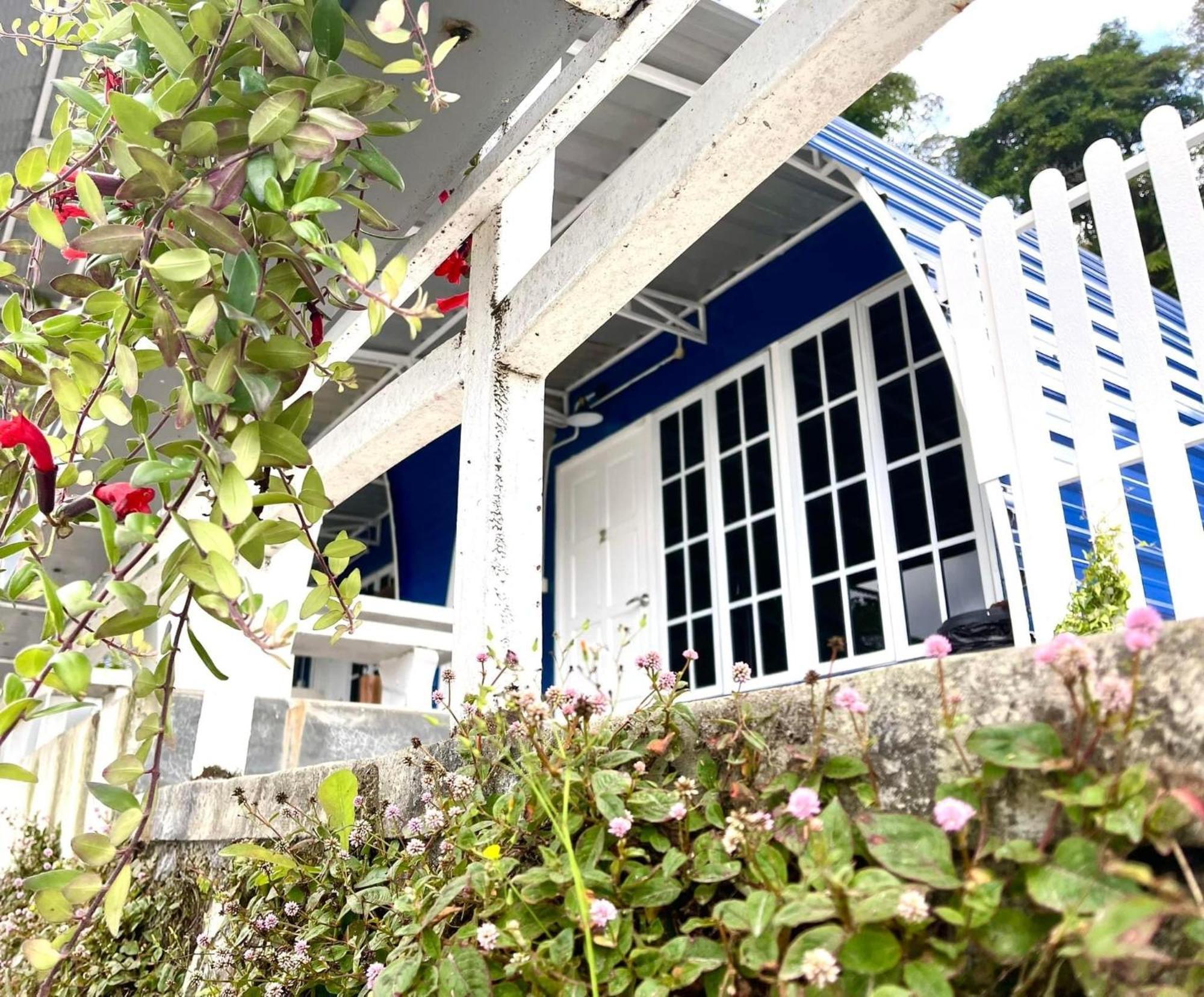 Blue Cabins By Pfordten Cottage Cameron Highlands Exterior photo