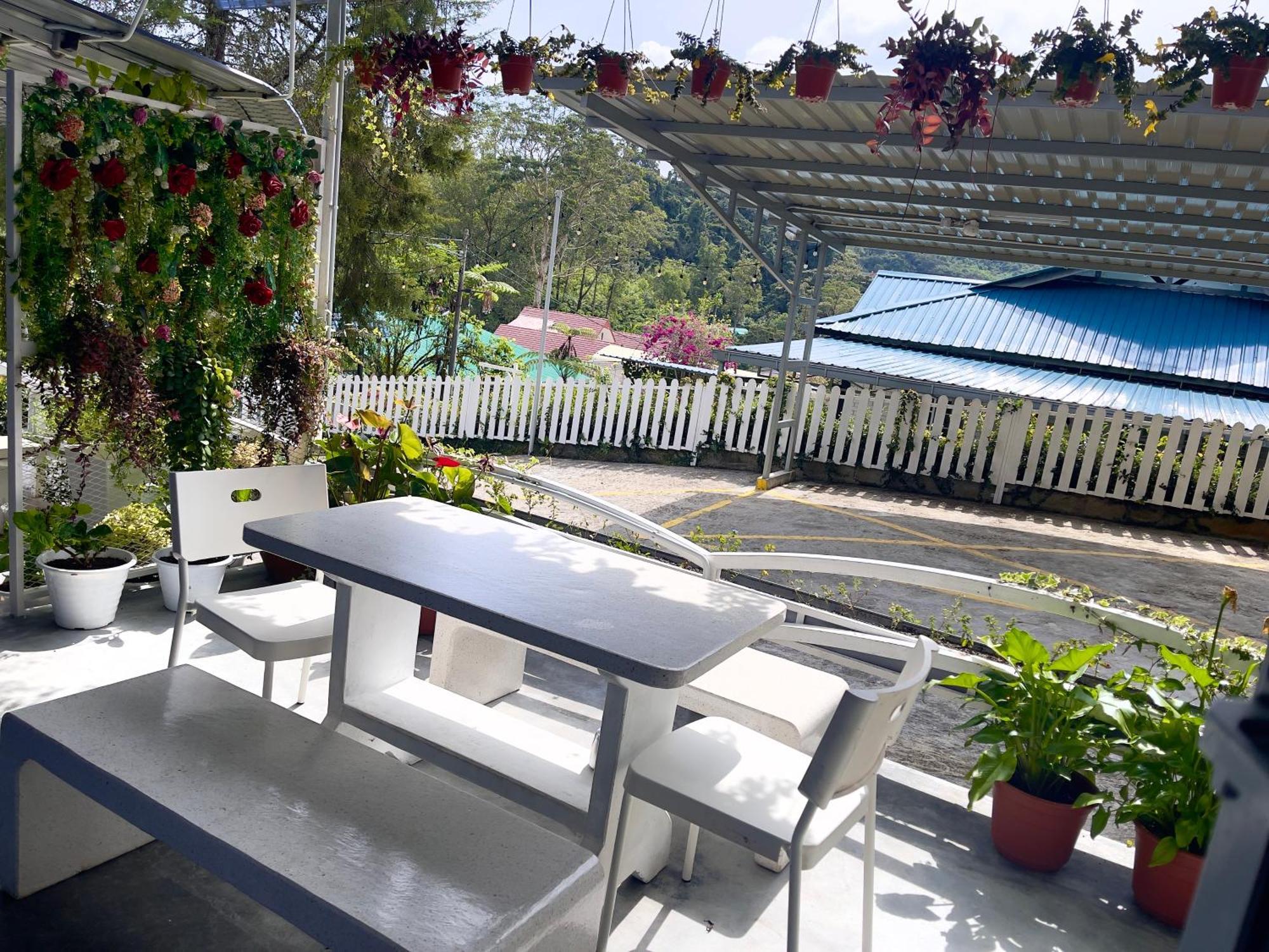 Blue Cabins By Pfordten Cottage Cameron Highlands Exterior photo